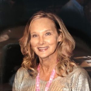 Meet your Posher, Debbie